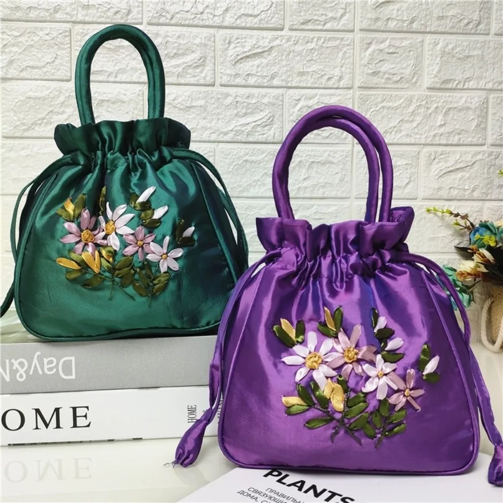

Embroidered Flower Pattern Women Bucket Bag Small Phone Bag Top Handle Bag Dacron National Style Drawstring Bag