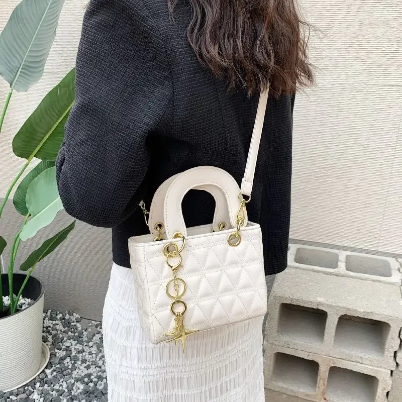 High Beauty Lingge Embroidered Thread Daifei Bag New Fashion Handbag Commuter Versatile Crossbody Shoulder Bag for Women