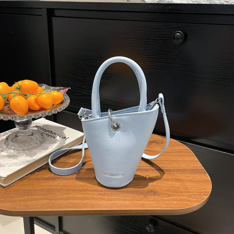 

2025 New Fashion Solid PU Small Bucket Shoulder & Crossbody Bags Super Cool Stylish Design Fashionable Portable Women's Handbags
