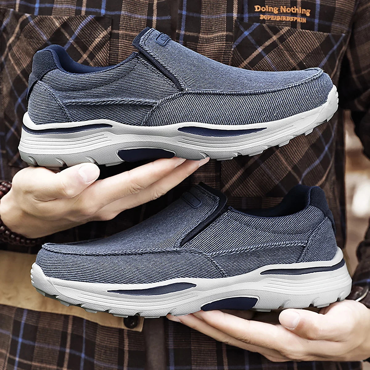 Men\'s Casual Shoes Canvas Breathable Loafers Men 2026 New Male Comfortable Outdoor Walking Shoes Classic Loafers Men Sneakers