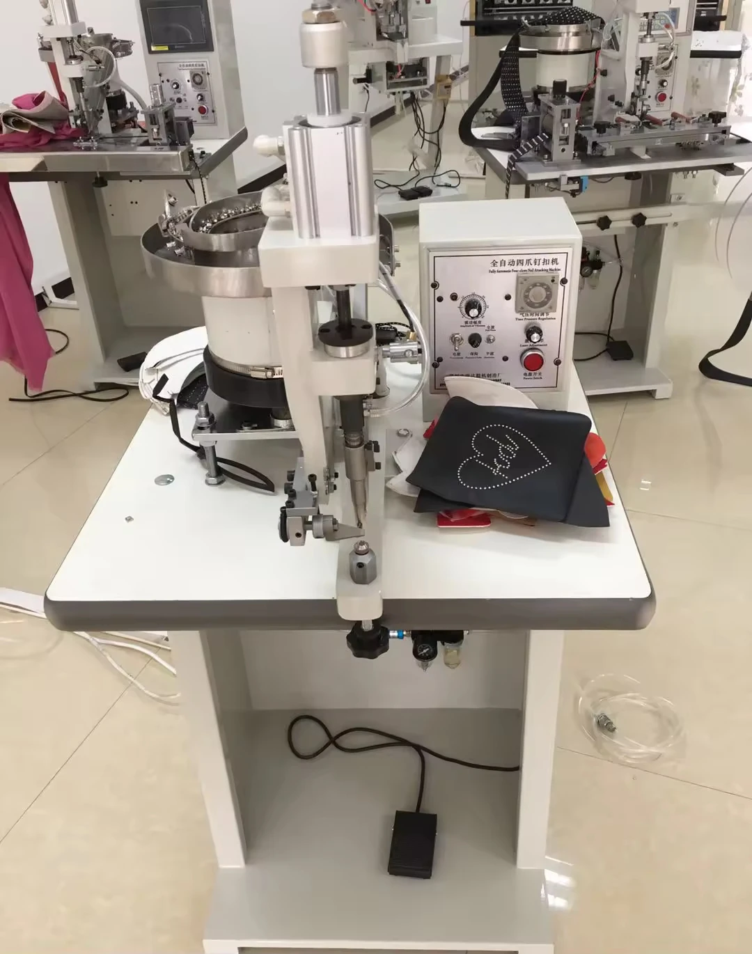 Automatic Embroidery Nail Drill Press Pearl Setting Machine Rhinestone Attach Garment For Bulk Clothing Decoration