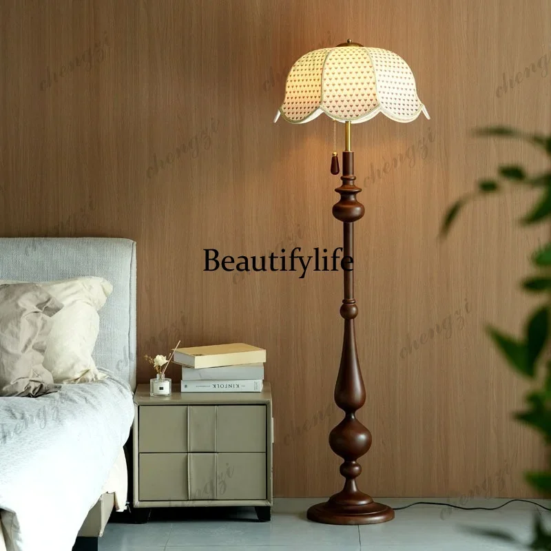 E136 French medieval solid wood floor lamp living room sofa next to bedroom bedside decoration retro