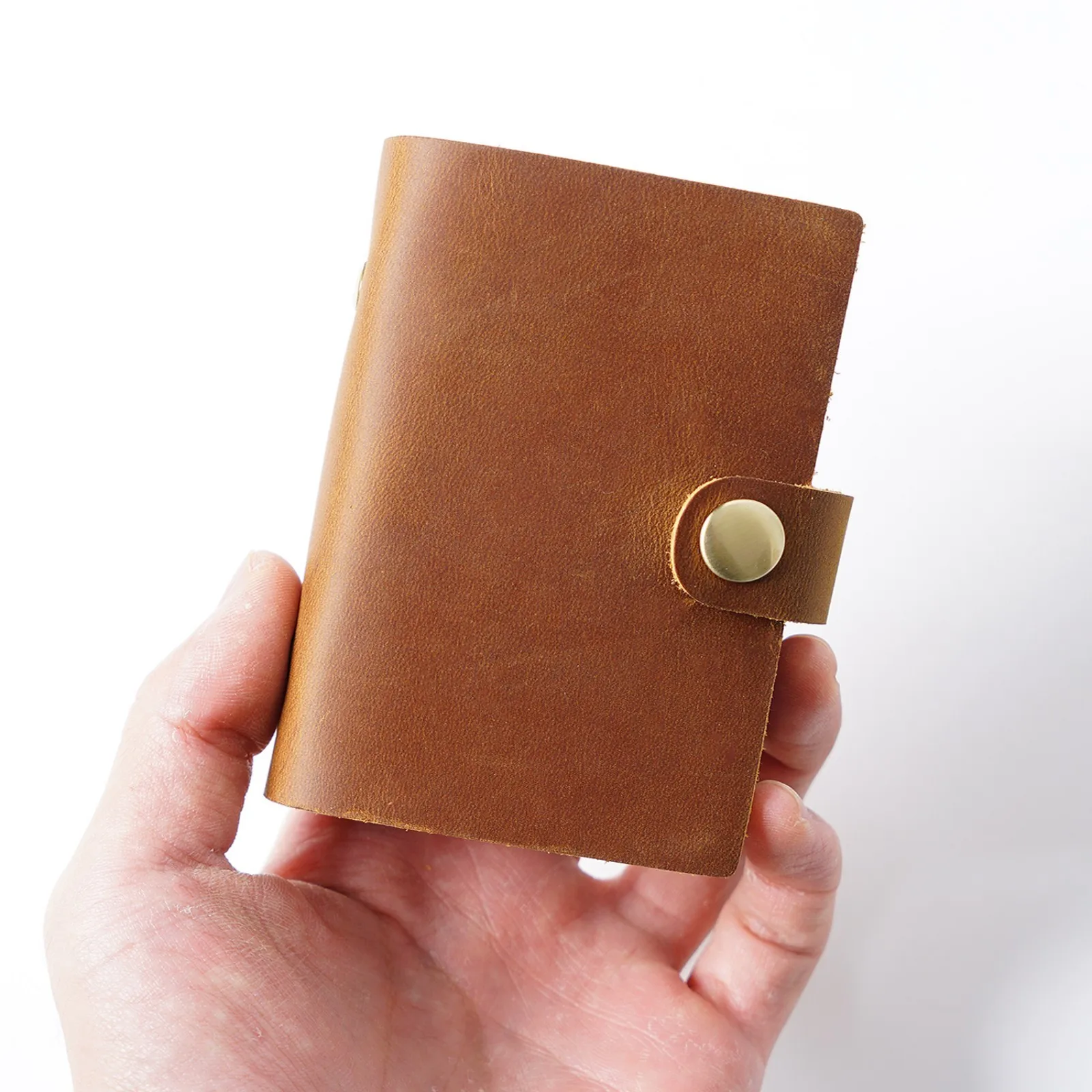 محفظة بطاقات الائتمان الجلدية العتيقة مع 20 فتحة PVC، حافظة حامل بطاقات بسيطة من الجلد الناعم للنساء والرجال مع إغلاق سريع