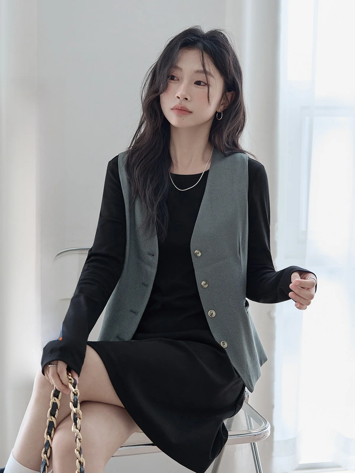 

Ele V-Ne Suit Vest Women's Faion Layering Top Spring 2026 Commute Sle Pure Color Single Button Closure