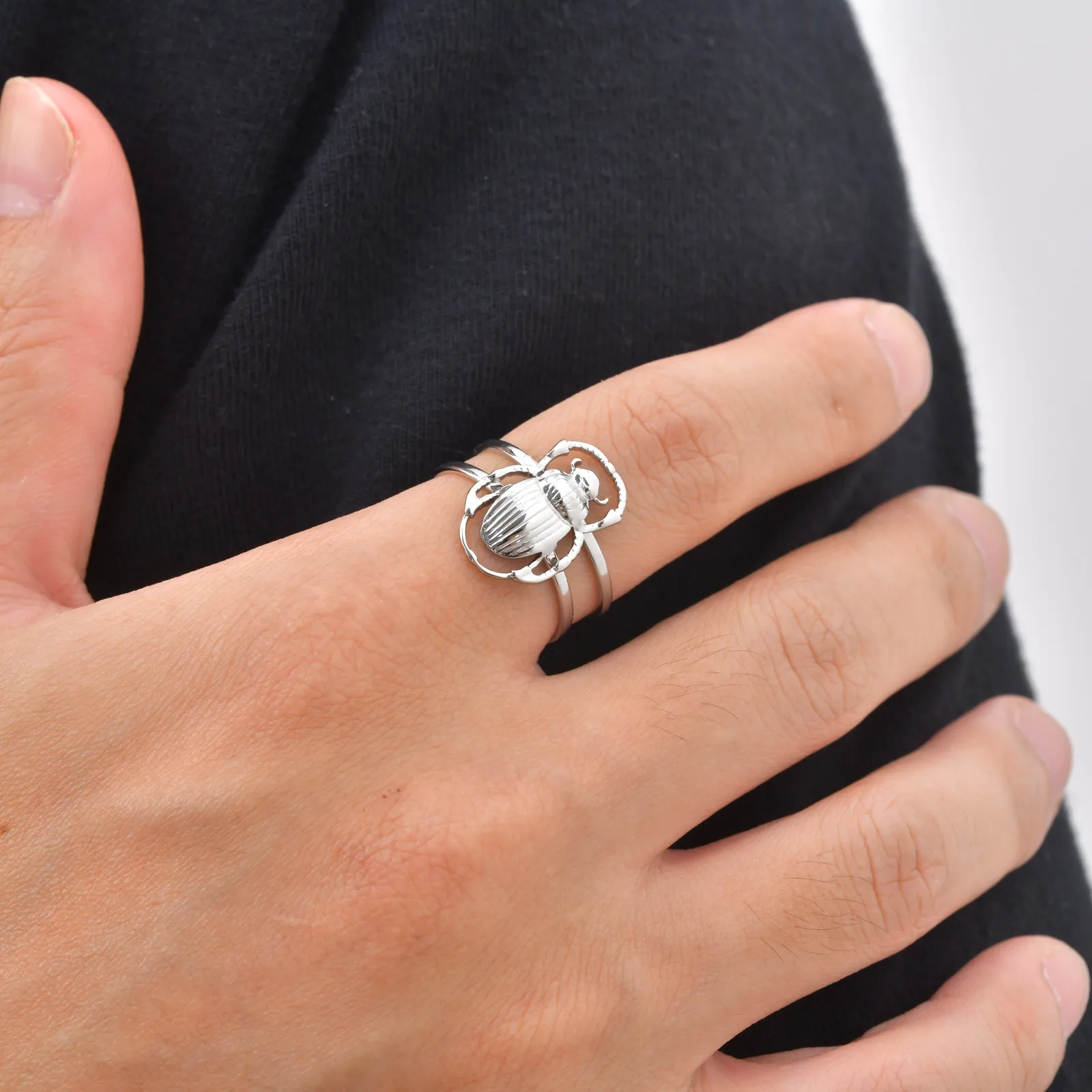Punk Skarabäus-Ring für Männer, Silberfarbener Edelstahl Offener Ring, Trendiger Hip-Hop Schmuck Geschenk – Detail 4