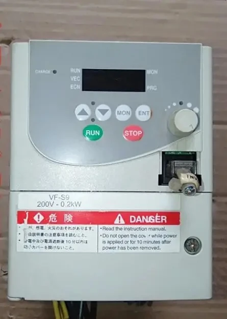 VFS9-2002PM-AN(1)    inverter    ,  In good working condition, free shipping  a