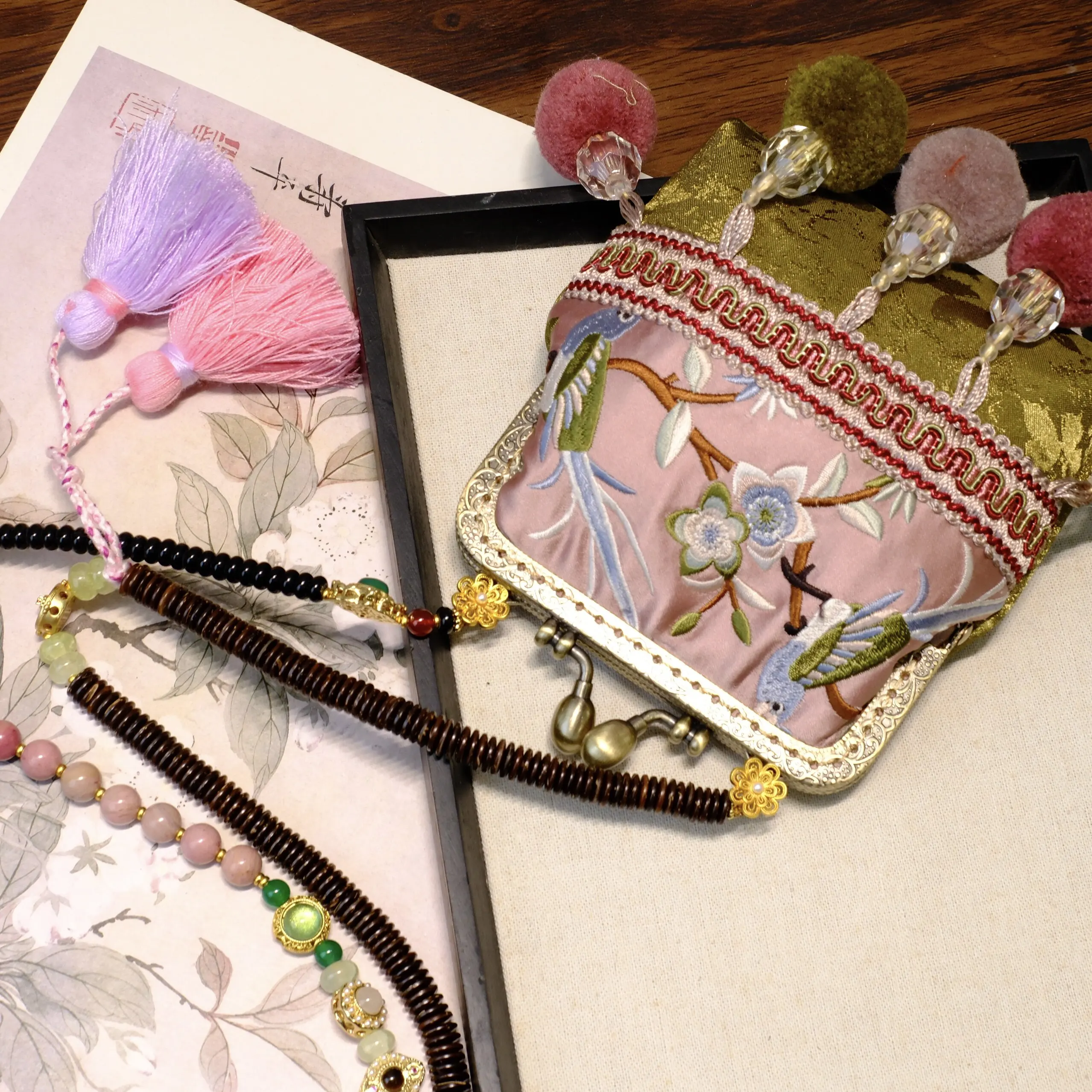 

Hairball Cute New Chinese Style Handmade Embroidery Embroidery Crossbody Chain Mobile Phone Bag Removable Mobile Phone Chain