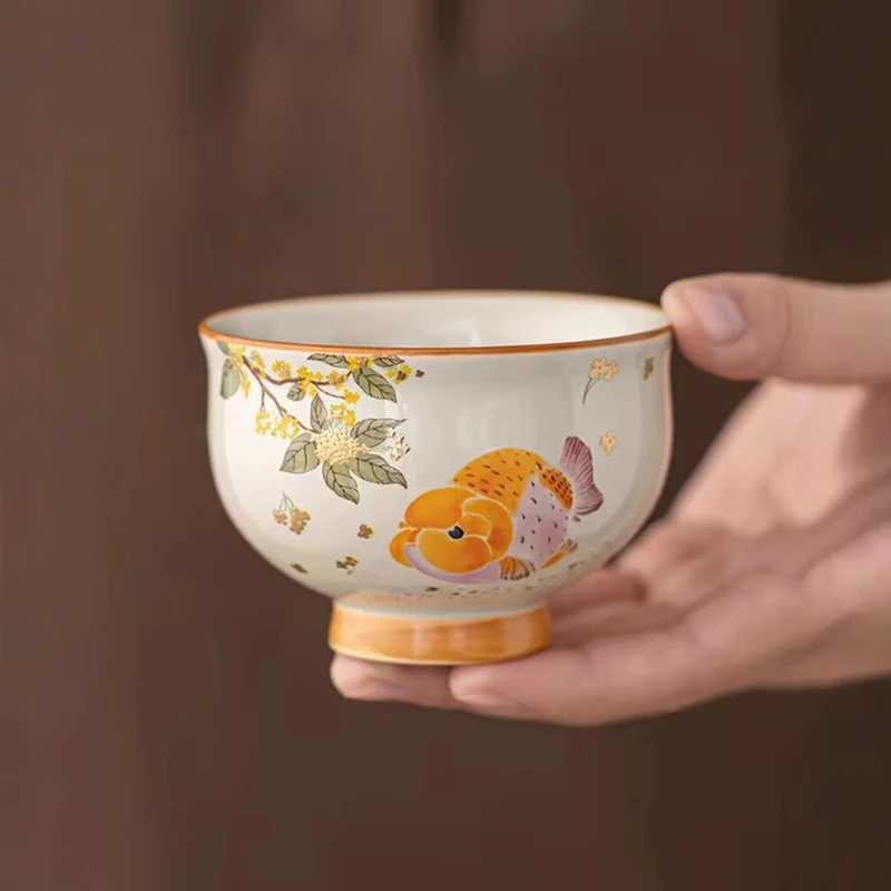 Holz-Esche-Glasur-Teetasse aus Keramik, großes Goldfisch-Design, kreativ, niedlich, persönlich, Master-Tasse, hohe Ästhetik, für Zuhause, Teezeremonie, Geschenk