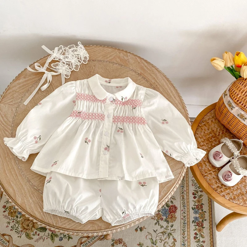 Autumn new style 0-3 years old baby clothing baby girl long-sleeved embroidered cardigan + bread pants two-piece set