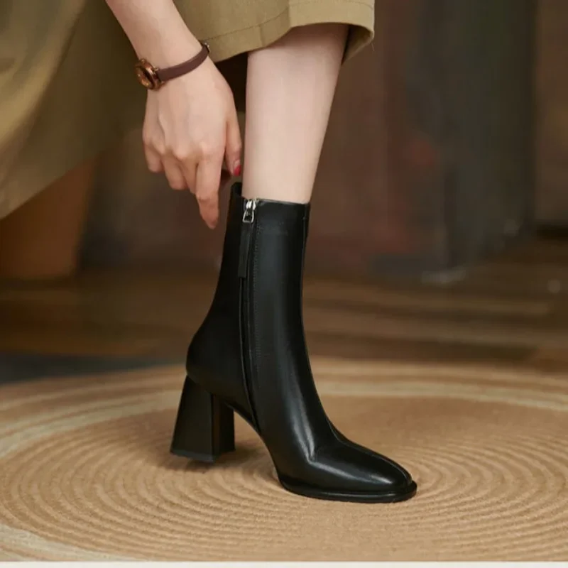 2024 Autumn and Winter New Fashion Square Head Retro High Thick Heel Side Zipper Skinny Short Boots Women\'s All-match Nude Boots
