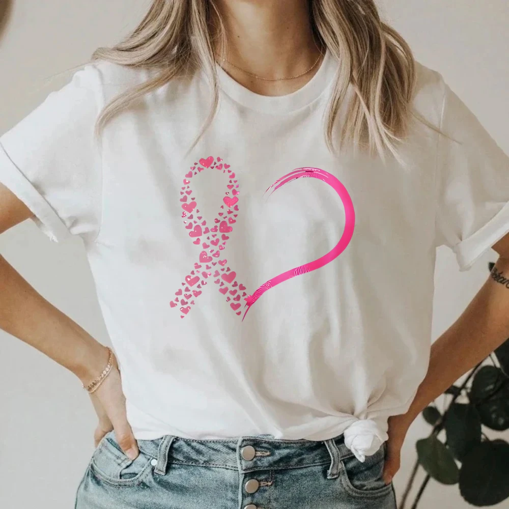 T-shirt minimaliste rose avec ruban en forme de cœur, imprimé sensibilisation au cancer du sein, en coton à manches courtes, haut décontracté pour soutenir les associations caritatives