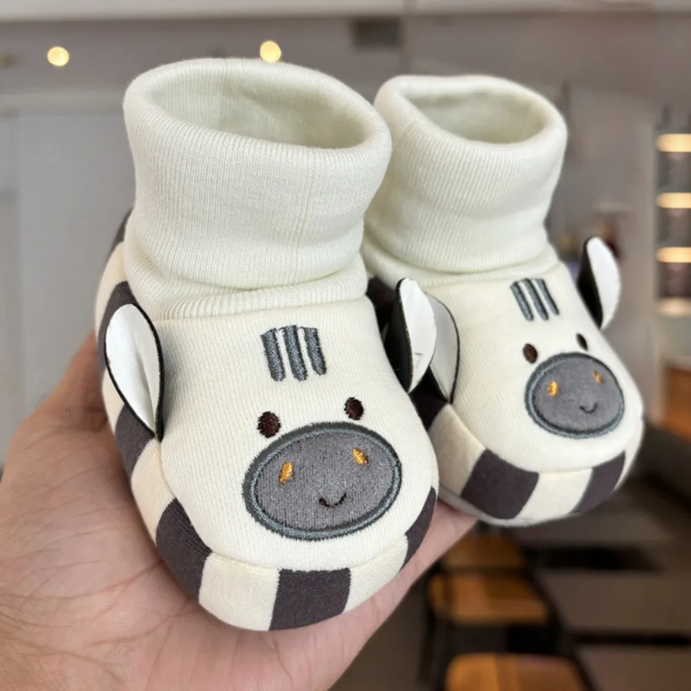 

Soft Rubber Sole Walker Shoes Non-Slip Cartoon Design Infant Shoes Breathable Wear-resistant Unisex Floor Sneaker