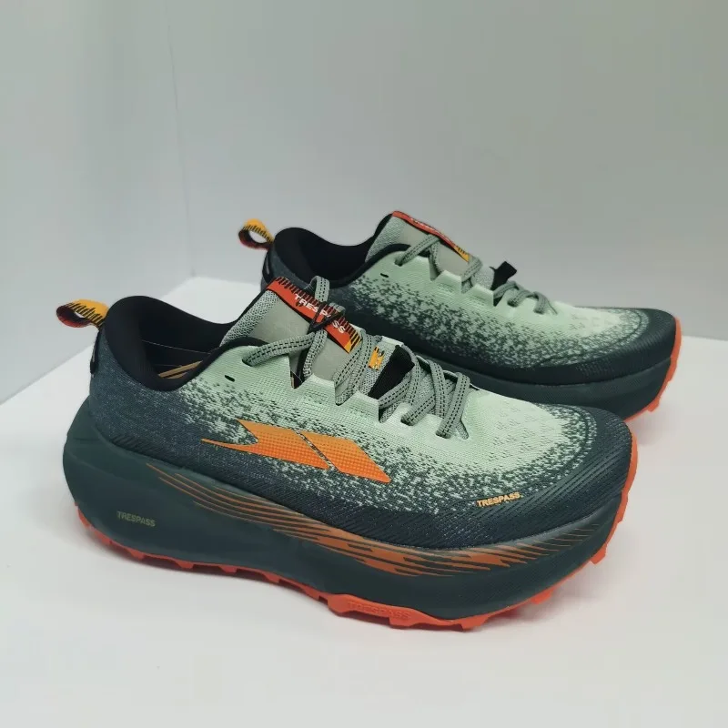 

2026 Popular Wide Toe Thick Sole Shock-absorbing Men's Professional Sports Shoes Anti Slip And Breathable Outdoor Running Shoes