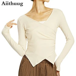 Aiithuug V-Neck Split Hem Yoga Tops with Thumbholes Women's Slim Fit Breathable Long Sleeved Tops Dancing Pilates Gym Sportswear