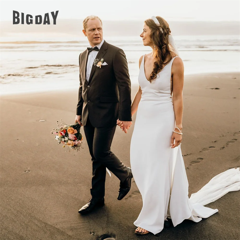 

Modern V-Neck Wedding Dress Women Sleeveless Spaghetti Straps Open Back Sequins Train Bridal Gown Vestidos De Noiva Customized