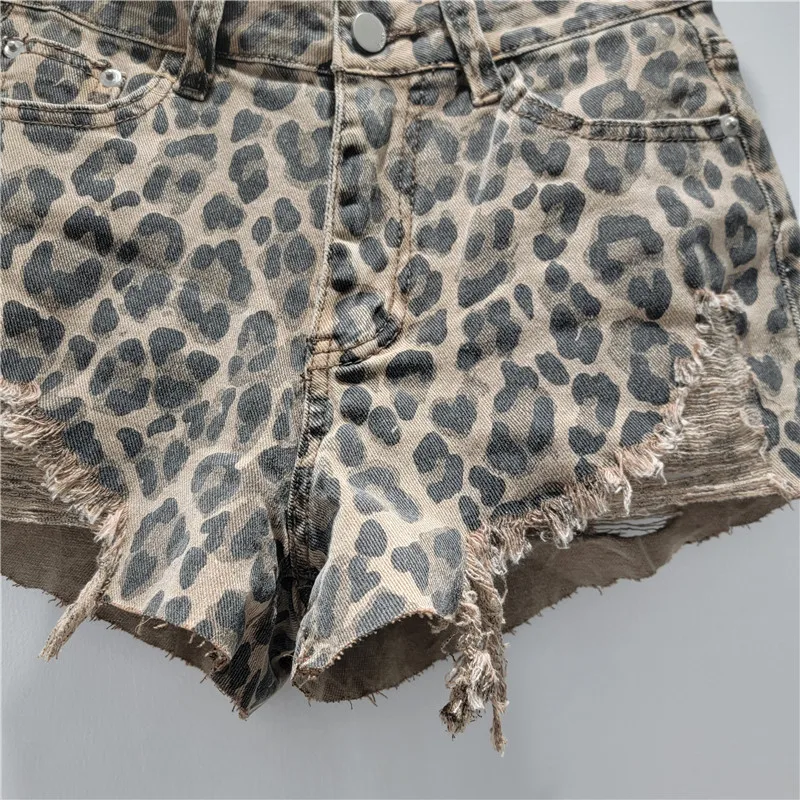Personality Ripped Rough Edge Elastic Leopard Print Denim Shorts Women's 2025 Summer New Versatile Wide-leg Hot Pants