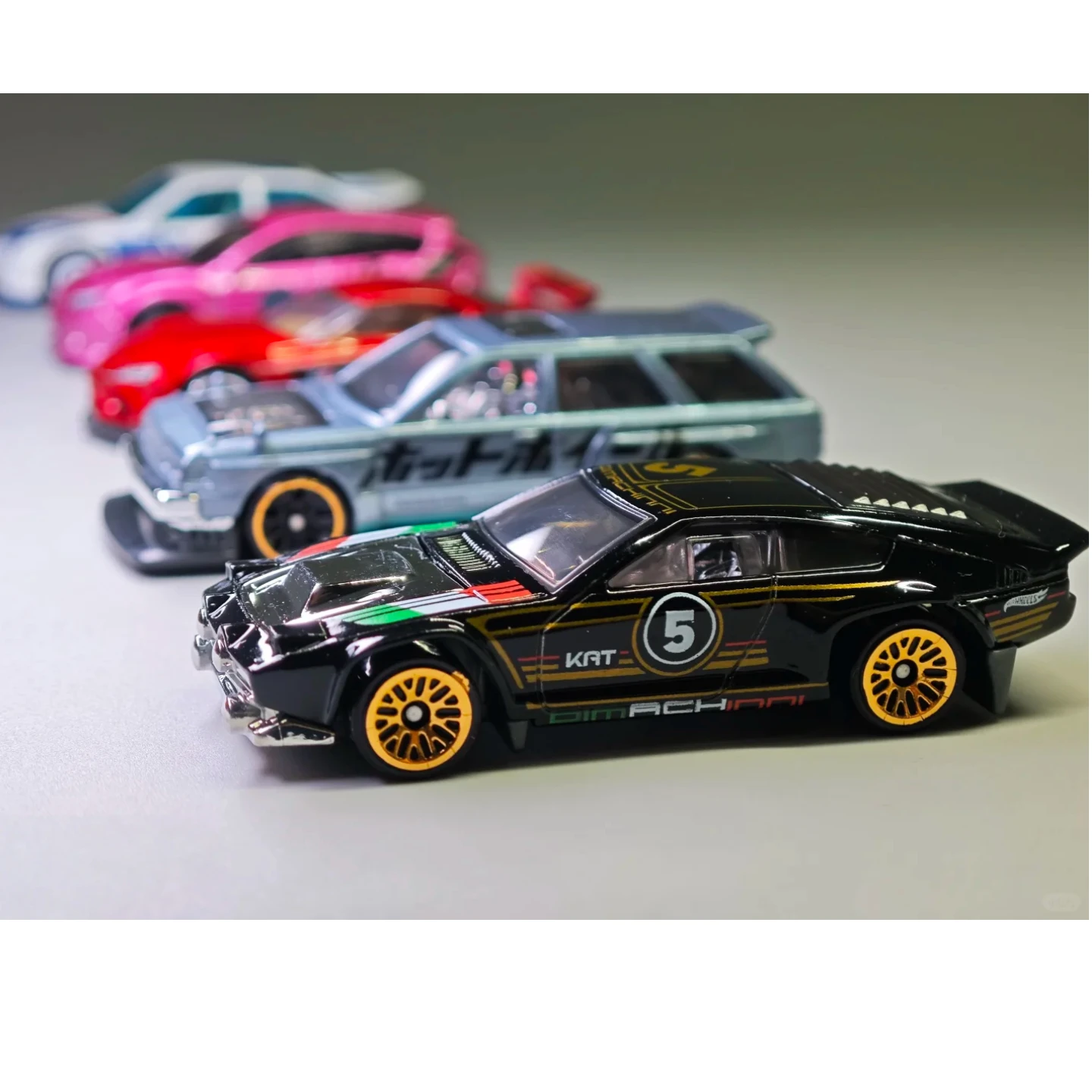 Hot Wheels Nightburnerz 5-Pack Jbj87 1987 Ford Sierra Cosworth Nissan Maxima Drift Car '20 Toyota Gr Supra Dimachinni Gift Toys