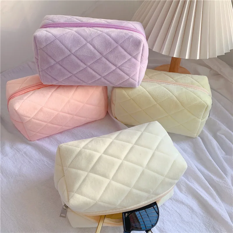 Soft Fur Makeup Bag for Women Zipper Large Solid Color Cosmetic Bag Travel Make Up Toiletry Bag Washing Pouch Plush Pen Pouch