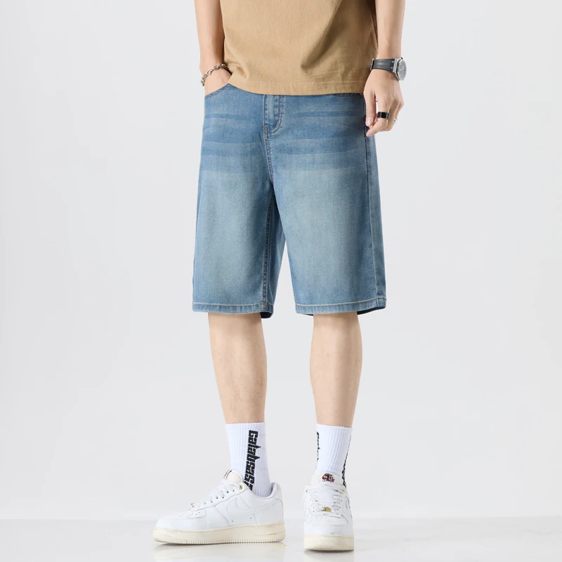 薄いデニムショーツ男性夏の新無地カジュアルストレートジーンズ韓国のファッションシンプルなビーチショートパンツ男性ストリート