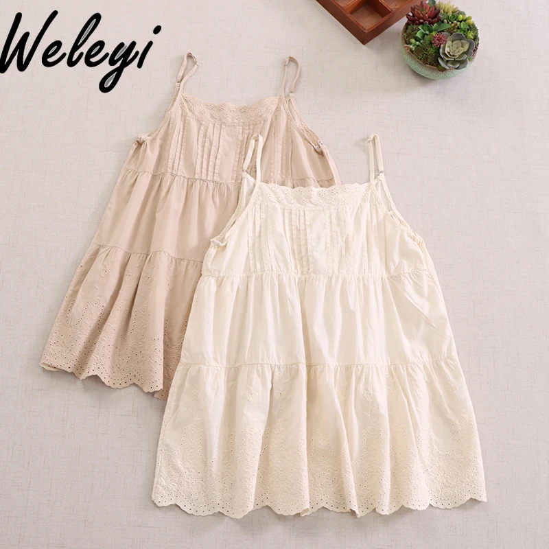 

Женский топ на бретельках, милая майка средней длины в японском стиле с вышивкой и оборками на подкладке, весна-лето 2024