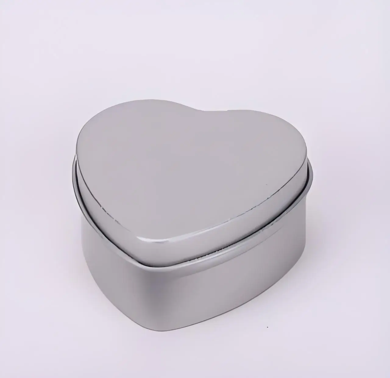 صندوق من القصدير على شكل قلب متعدد الألوان صندوق تغليف الهدايا صندوق عطر صغير جرة شمعة معدنية إبداعية لمجموعة بدء تشغيل النار السجائر الإلكترونية