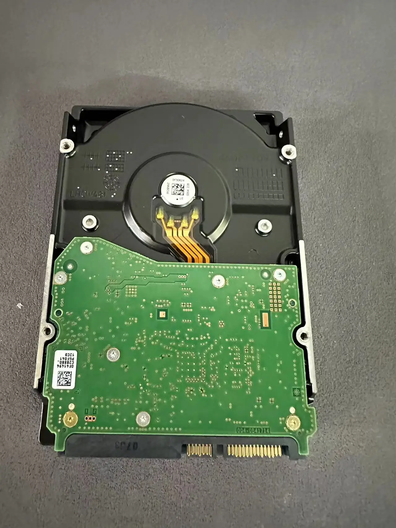 5PK0L5MF 0F30144 12T HUH721212ALE600 Hard drive