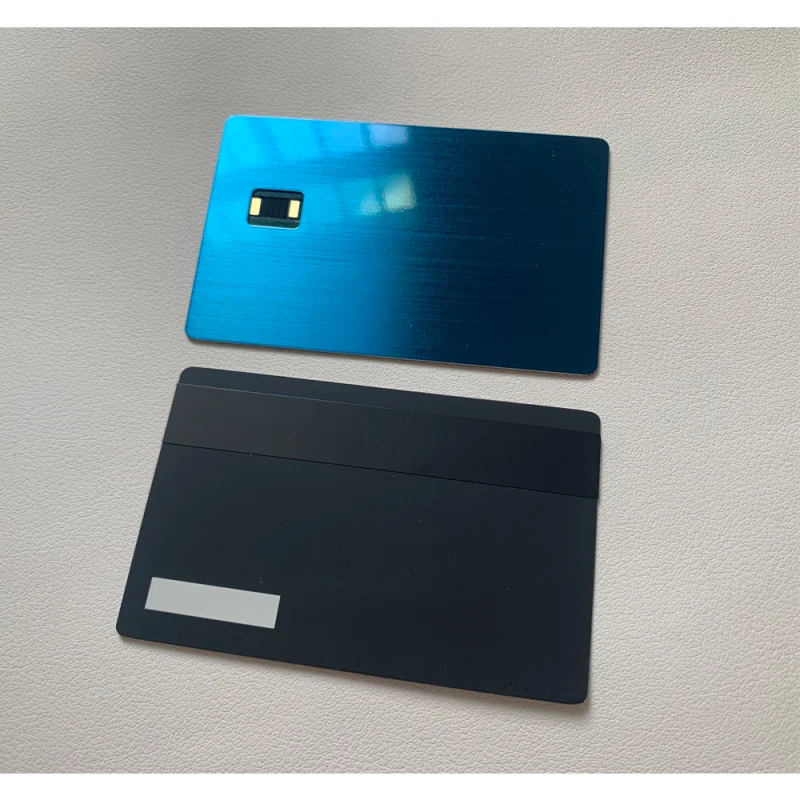 

Металлическая карта NFC с двойным интерфейсом, слот для чипа Emv, чтобы оплатить бесконтактную металлическую кредитную карту с магнитной полосой hico и подписью