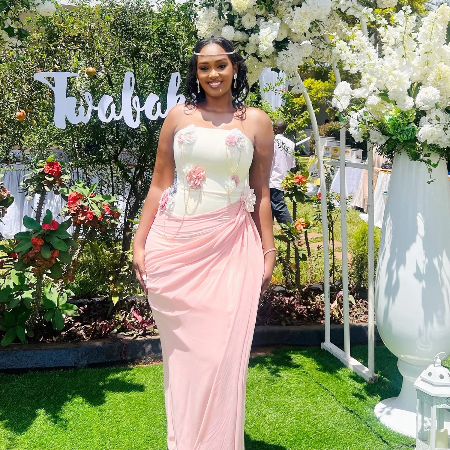 

3D Floral Prom Gown White Pink Strapless Evening Dress Aso Ebi Chiffon Sheath Long Wedding Party Gowns Celebrity Wear Customized