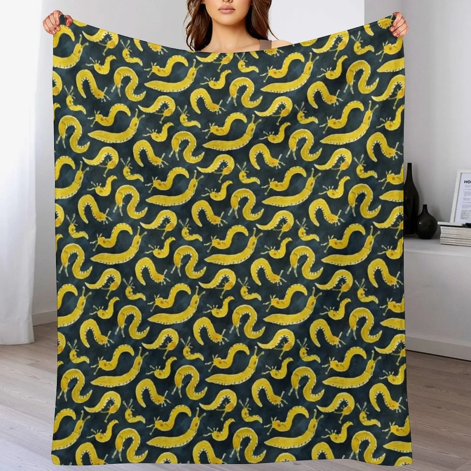 

SLUG PARTY Banana Slug Print Throw Blanket Modern Design Soft Blanket for Home Decor
