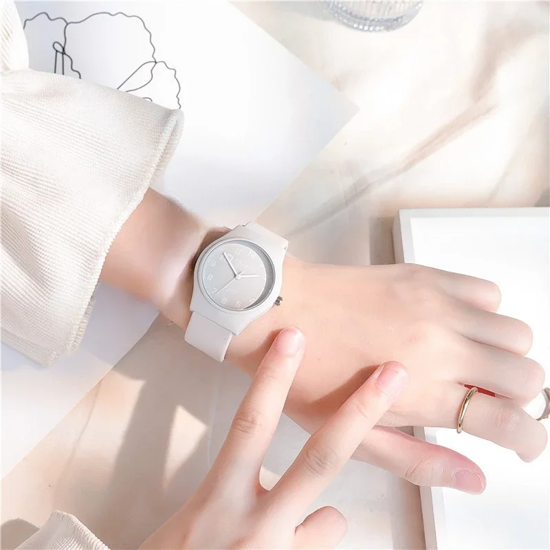 New Watch Women Fashion Casual Silicone Belt Watches Simple Ladies Round Dial Quartz Wristwatches Dress Clock Reloj Mujer