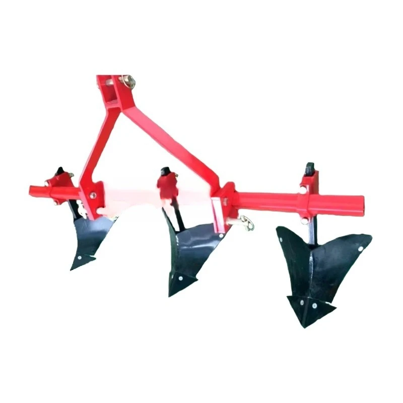 

Трактор с использованием темно-картофельного плуга