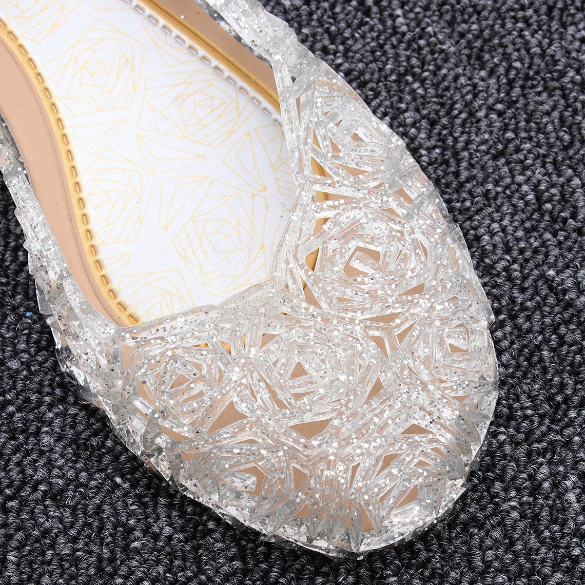 1 par de sandálias para meninas, material pvc confortável, alça ajustável, charmoso design de princesa, presente de festival de aniversário, tamanho 29 branco