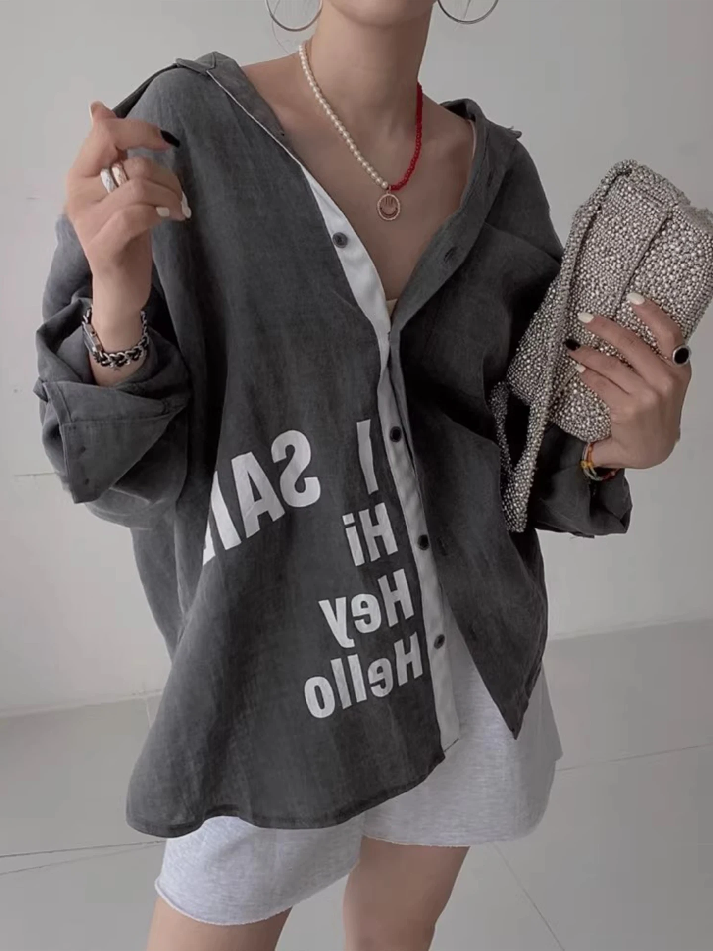 

Retro Chic Long Sve Letter Print Loose Women's irt Side Slit Versatile Faionable Autumn Top for Young Girls