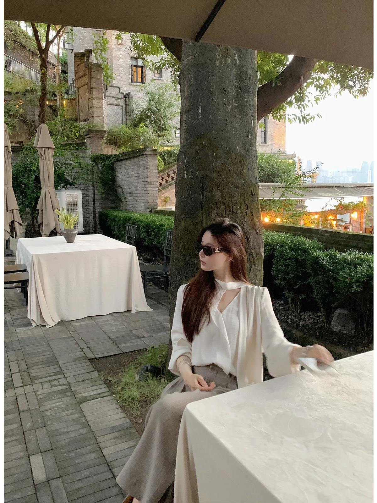 

Seeyouiceland Gentle Autumn Light Cool Feeling Linen Sa irt Women's Loose Fit Long Sve V-Ne irt Not Easy to Deform