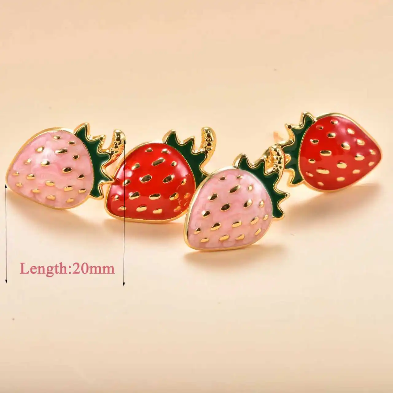 Niedliche bunte Emaille-Erdbeer-Ohrstecker für Damen, modische vergoldete Frucht-Ohrringe, Schmuckgeschenk – Detail 1