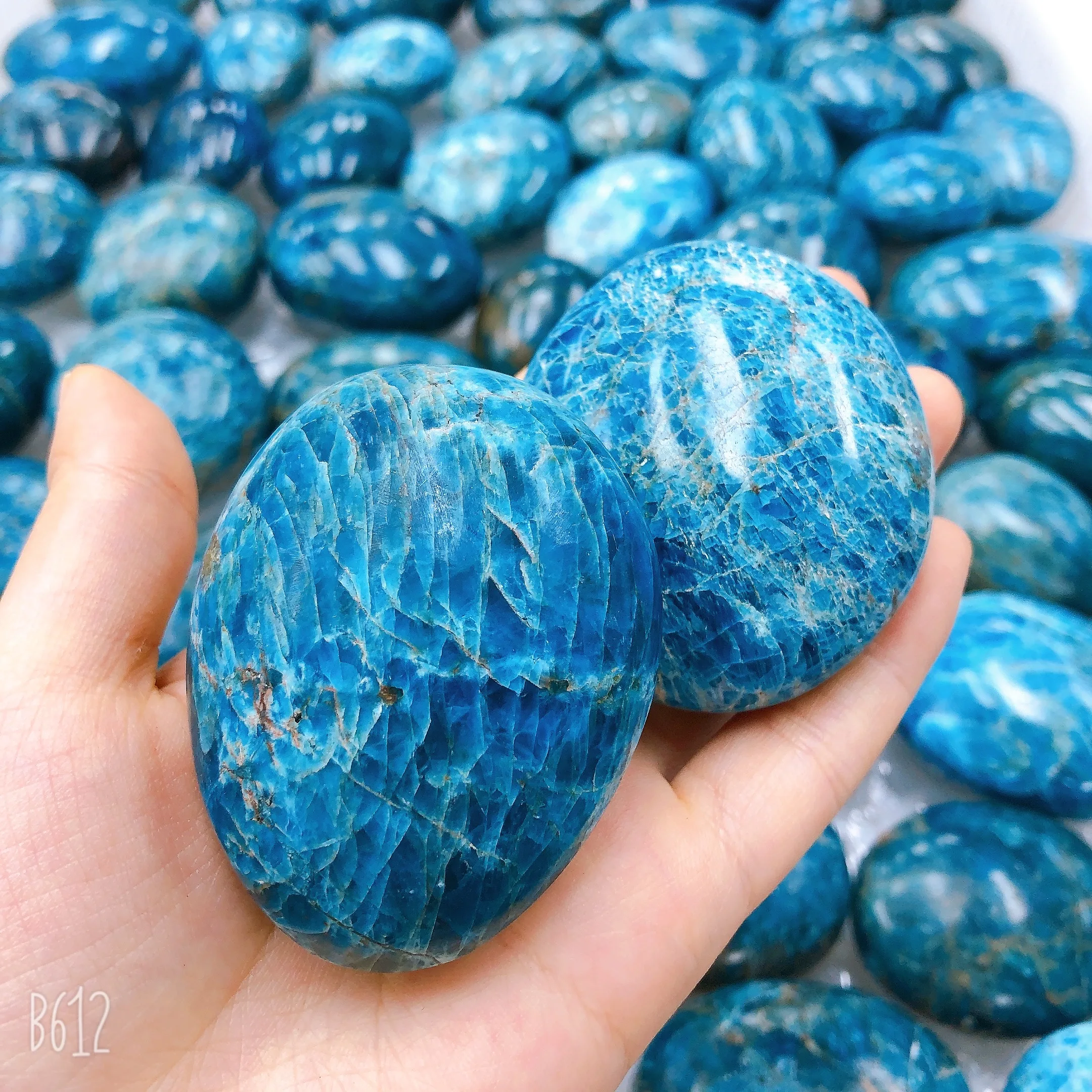 

Natural Apatite Tumbled Stones, Bulk Ore, Gravel Specimen, Healing Crystals, Energy Minerals, High Quality, 1kg