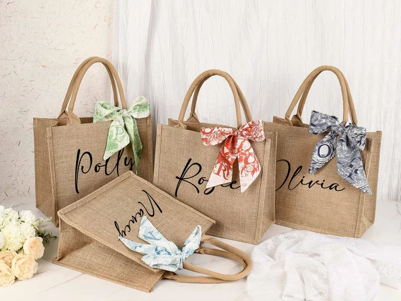 Personalized Jute Bag for Bridesmaid Burlap Tote With Name Custom Burlap Gift Bag Bridesmaid Tote Bag Beach Bridal Party Gift