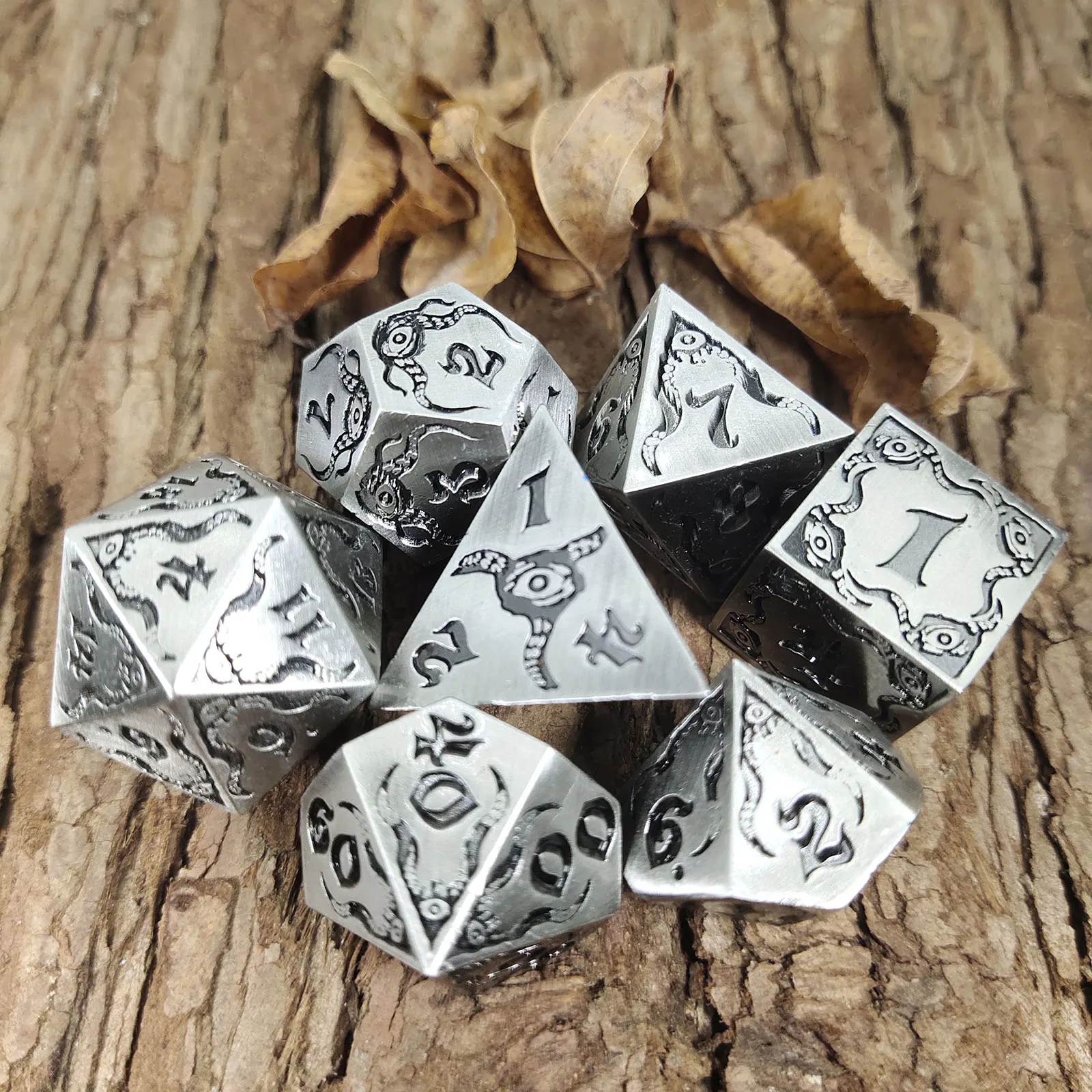 

7pcs Nickel Devil Eye DND Metal Dice Set Multi-sided Polyhedral Solid Dice for D&D Game Role Playing Board Table RPG D4 D6~D20