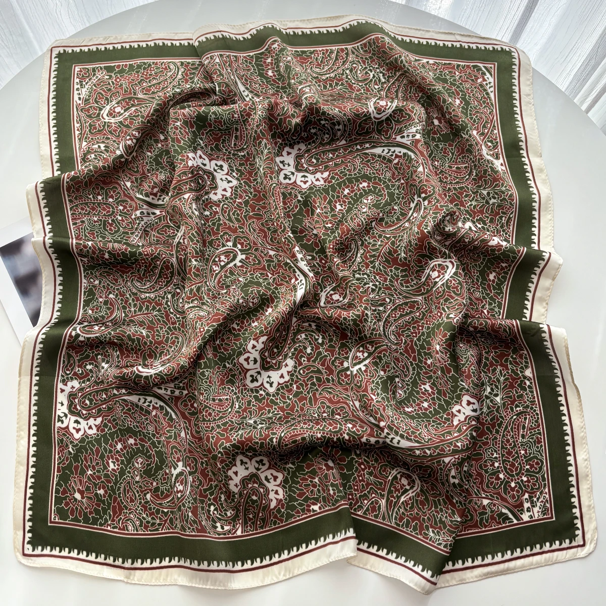 Dame Mode Paisley Schal Seide Gefühl Quadratisches Halstuch Bandana für Frauen Schal Schals Wrap Kopftuch Haarband Krawatten – Detail 3