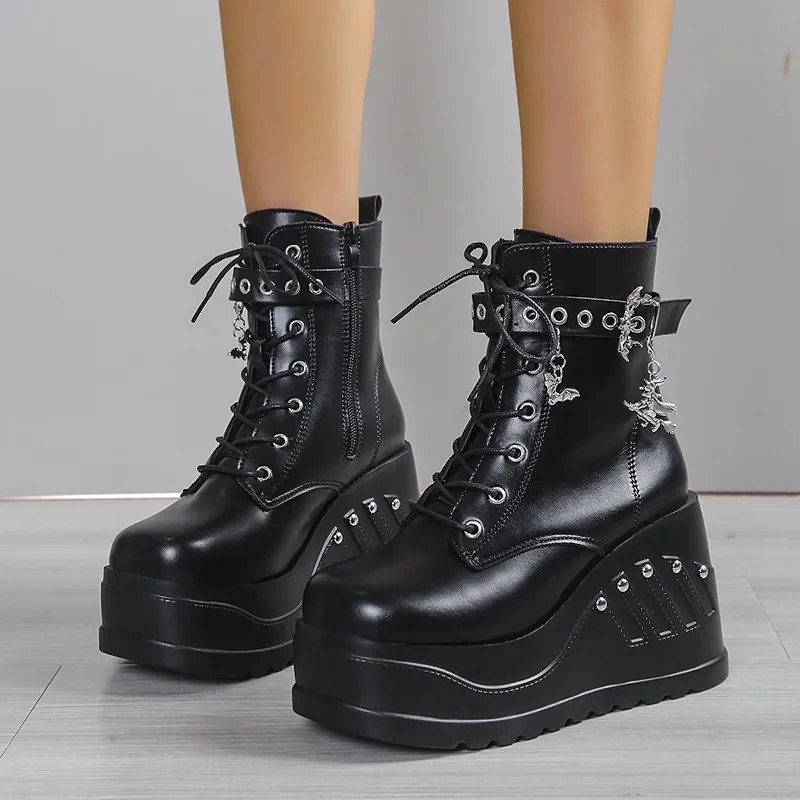 Large 43 Women Platform Heeled Booties Round Toe Zip Punk Casual Cosplay Bat Motorcycle Boots for Women Gothic Metal Chain Shoes