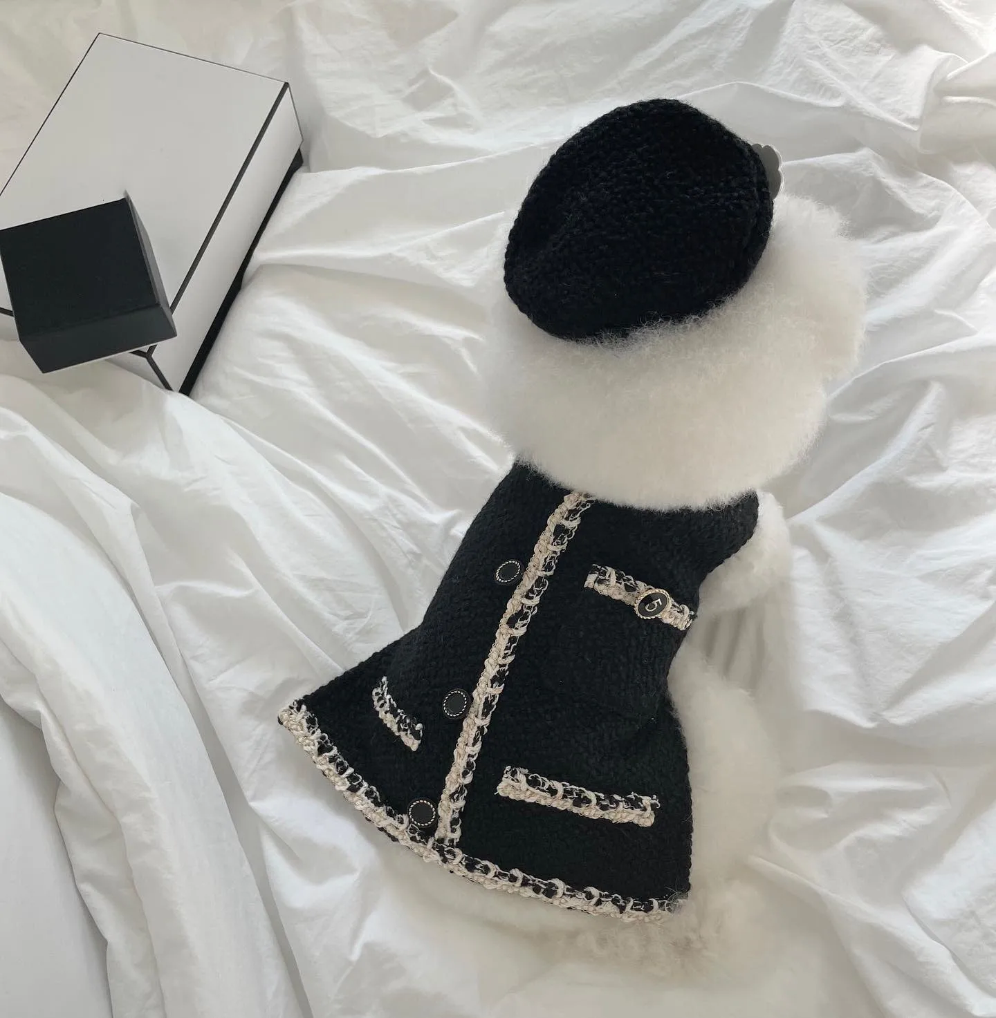 

Classic Brand Design Luxurious Style Knitted Pet Dress Dog Sweater Coat