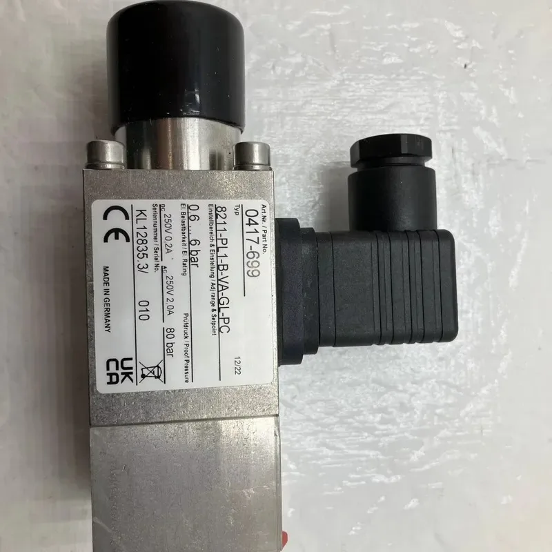 Совершенно новый 8241-PL1-B-D-LH-PC-GE380 0417-715 8221-PL1-B-VA-GL-PC 0417-699 8242-PL-B-D-LH-PC-GE42 0417-683. Гарантия один год.