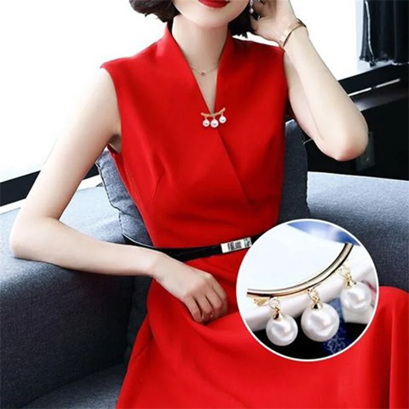 Beaded brooch Shortened waistline of pants and skirts Collar fixation Pearl pin Clothing accessories Women's safety pins