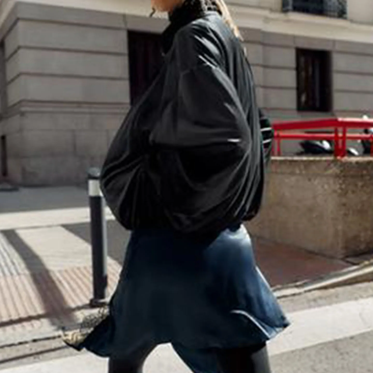 Veste Courte Aviateur Simple et Tendance pour Femme Z, Nouvelle Collection 2025, Coupe Droite, Fermeture Éclair, Sans Capuche