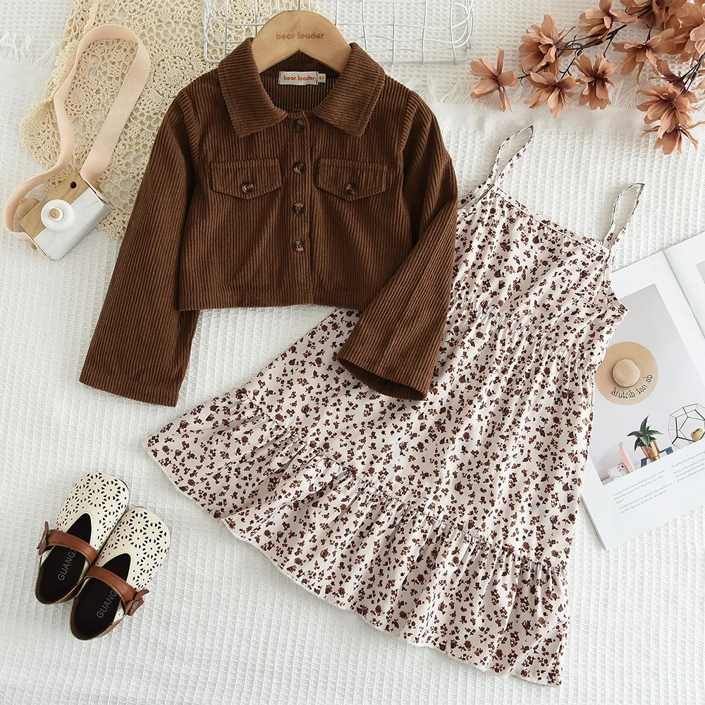 Herbstmode Neue Mädchenkleidung Kaffeebrauner Cordmantel + Blumen-Trägerkleid Kinder-Set Farbblockierung Kinderkleidung
