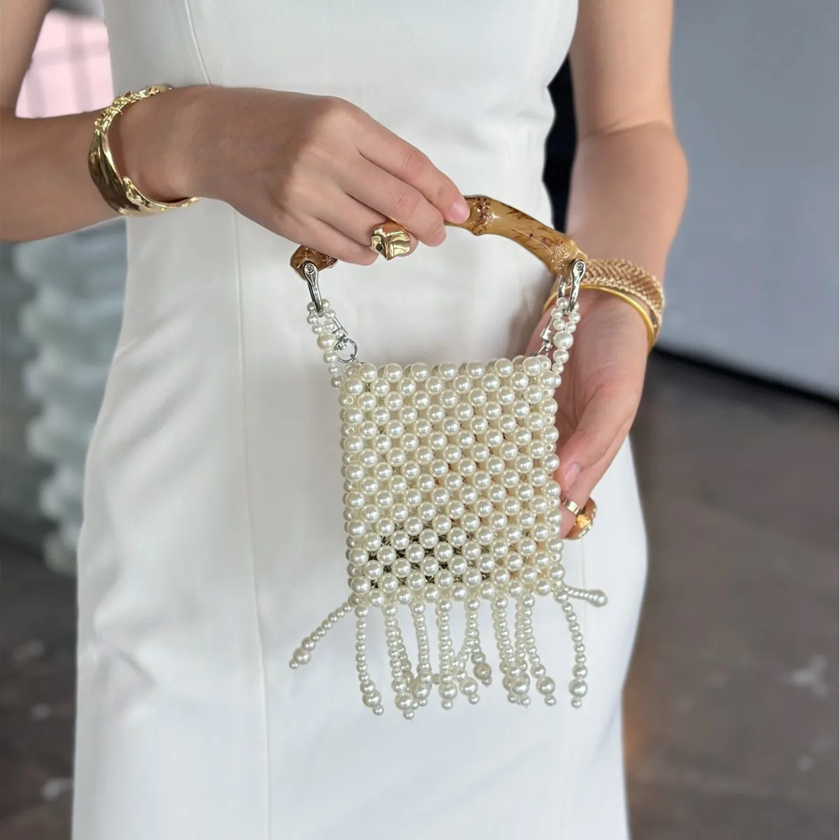 

Новая роскошная вечерняя сумка-клатч с бамбуковой ручкой, жемчугом и бисером, мини-сумочка через плечо с кисточками для женщин