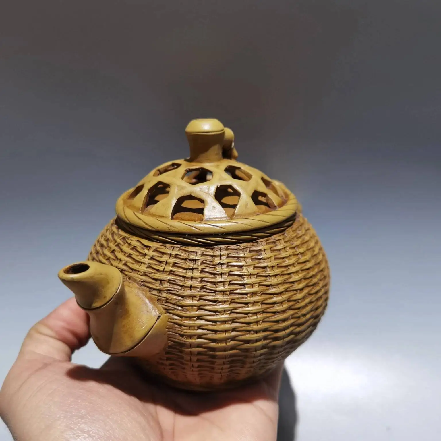Chinese Yixing Zisha Clay Handmade Exquisite Teapot Red Date 360cc