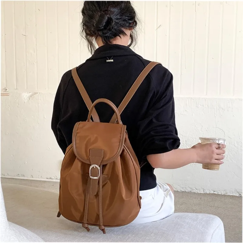 

Large Capacity Simple Nylon Casual Backpack Designer Luxury Girl School Bag Women Fashion Office Vintage Versatile Ladies Travel