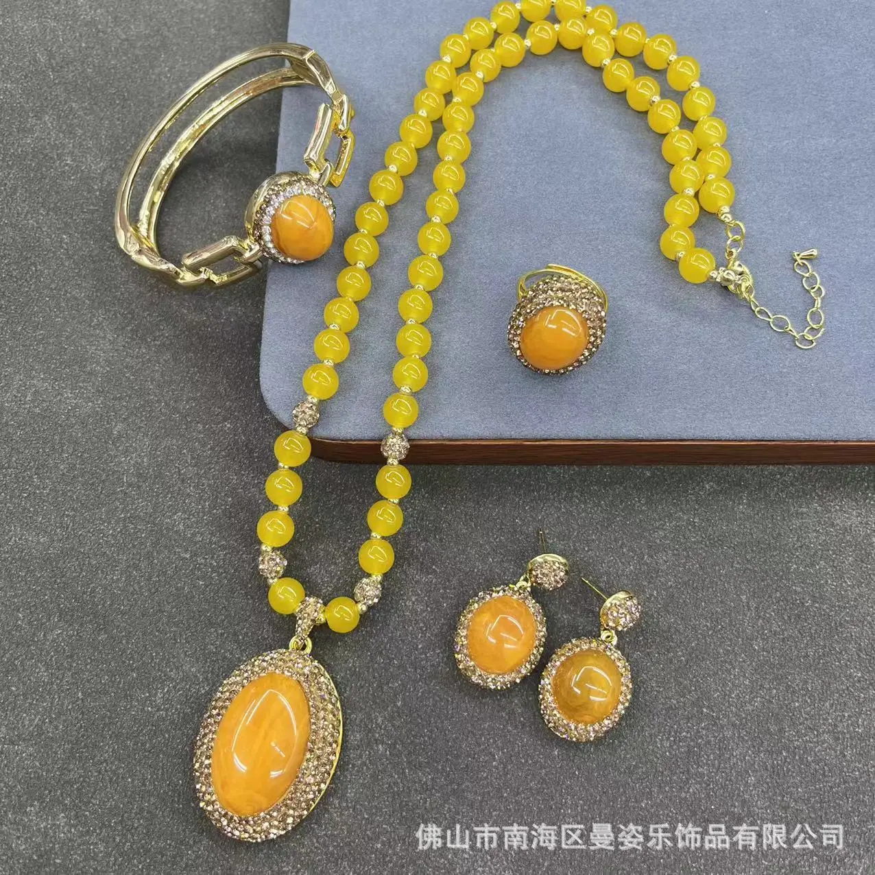 

Second-generation beeswax four-piece set bracelet vintag literary and retro beeswax bracelet ring necklace pendant earrings ring