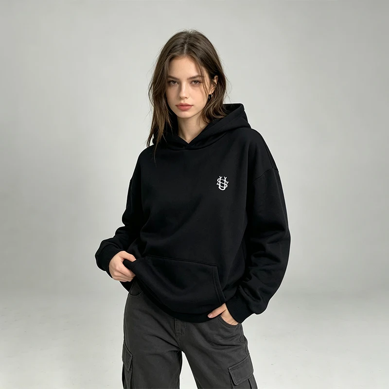 2026 Unisex Besticktes Logo Einfarbiger Grauer Langarm-Pullover-Sweatshirt mit Kängurutasche Locker Sitzend Herren Damen Kapuzen-Oberteile